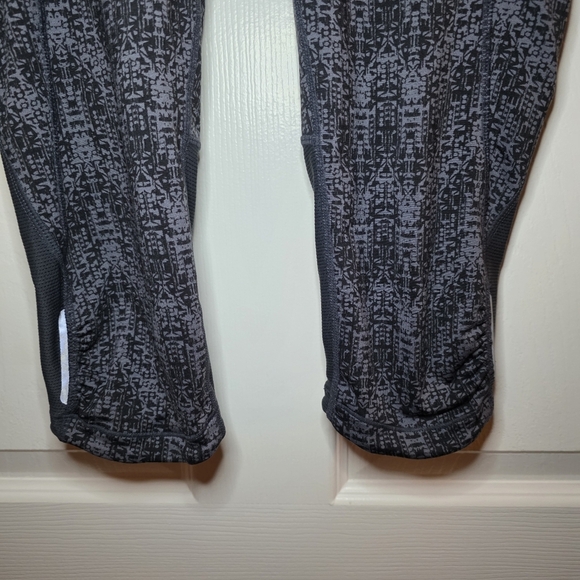 Athleta Techno Be Free Nickers/crop leggings Black Dobby Sz XSmall - Picture 4 of 9